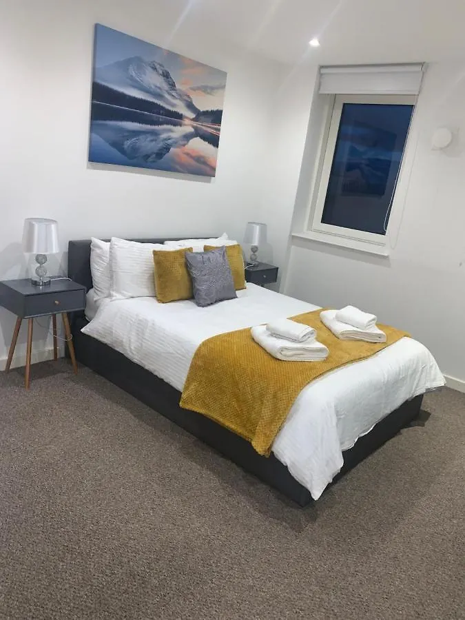 Newcastle City Centre Apartment Ideal For Holiday, Contractors, Quarantining